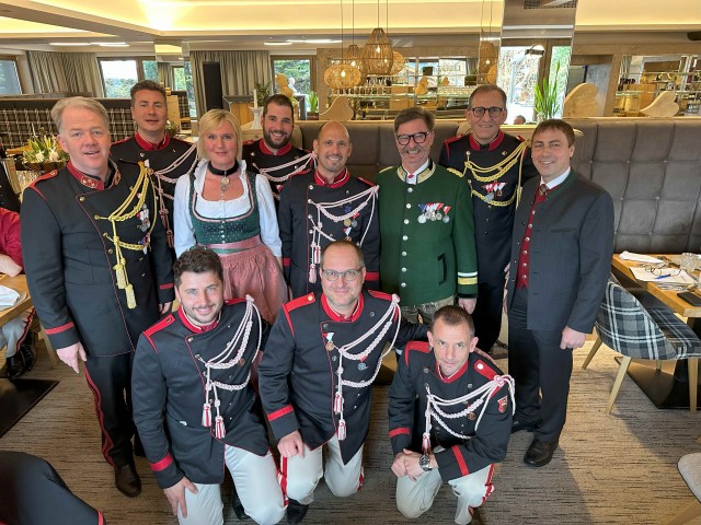 Die Anton-Wallner-Medaille in Bronze erhalten Josef Brandner, Peter Dicklberger, Michael Ellmer, Rainer Haidl, Alexander Moldan, Lukas Rohrmoser, Alexander Zaunschirm