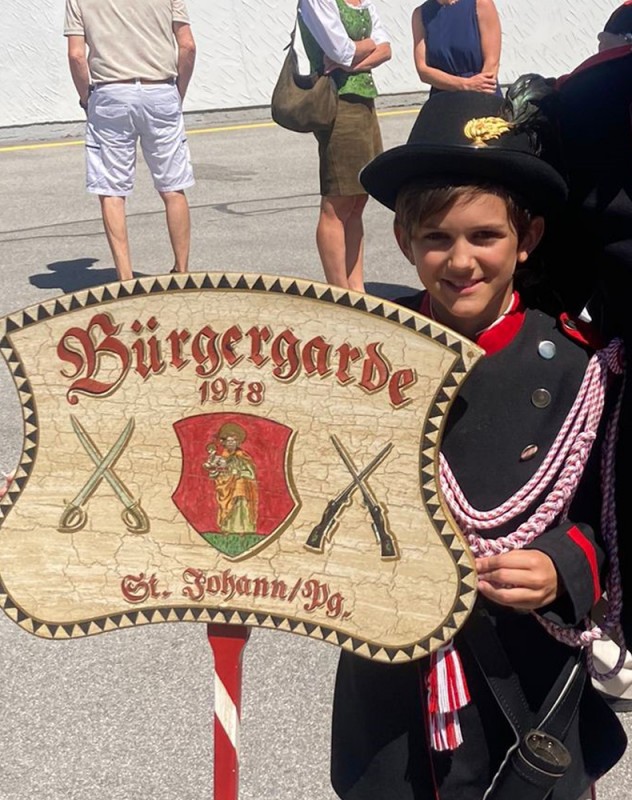 Taferlträger Simon Zaunschirm